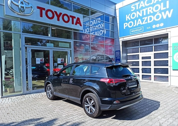 Toyota RAV4 cena 102500 przebieg: 111504, rok produkcji 2017 z Karczew małe 121